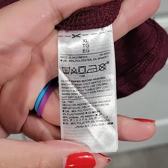 Old Navy Active Go-Dry Quarter Zip Performance Top - Picture 6 of 10